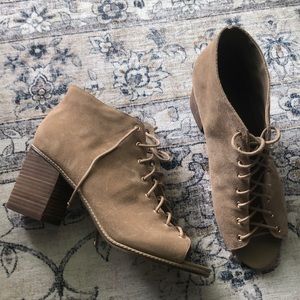 Nude/Tan ALDO Suede Open Toe Lace Up Bootie  Sz 10